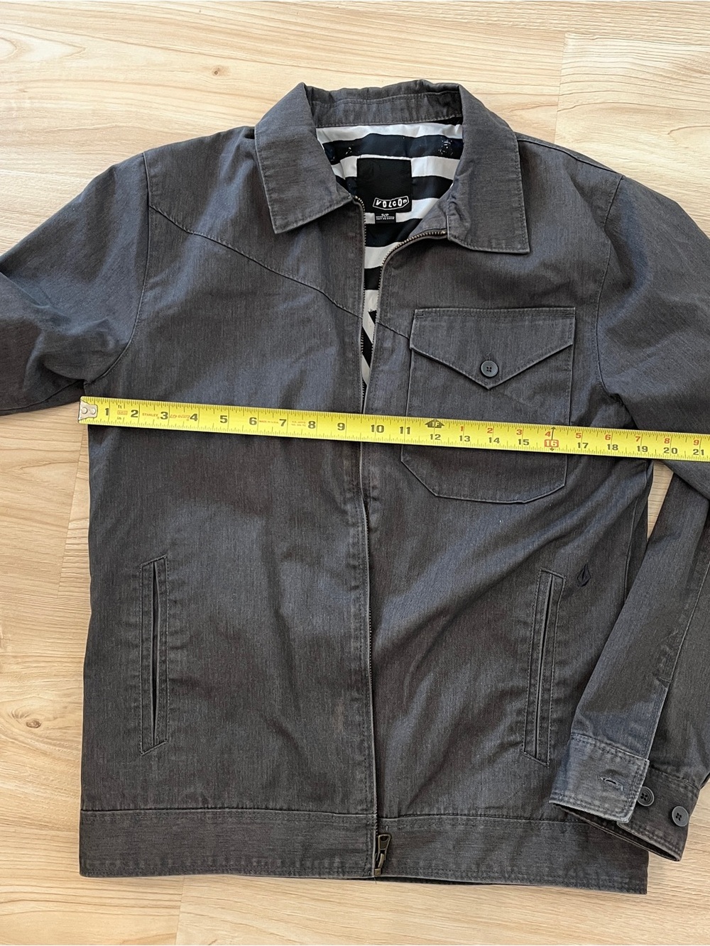Volcom Work Jacket Size S - Picture 3 of 9